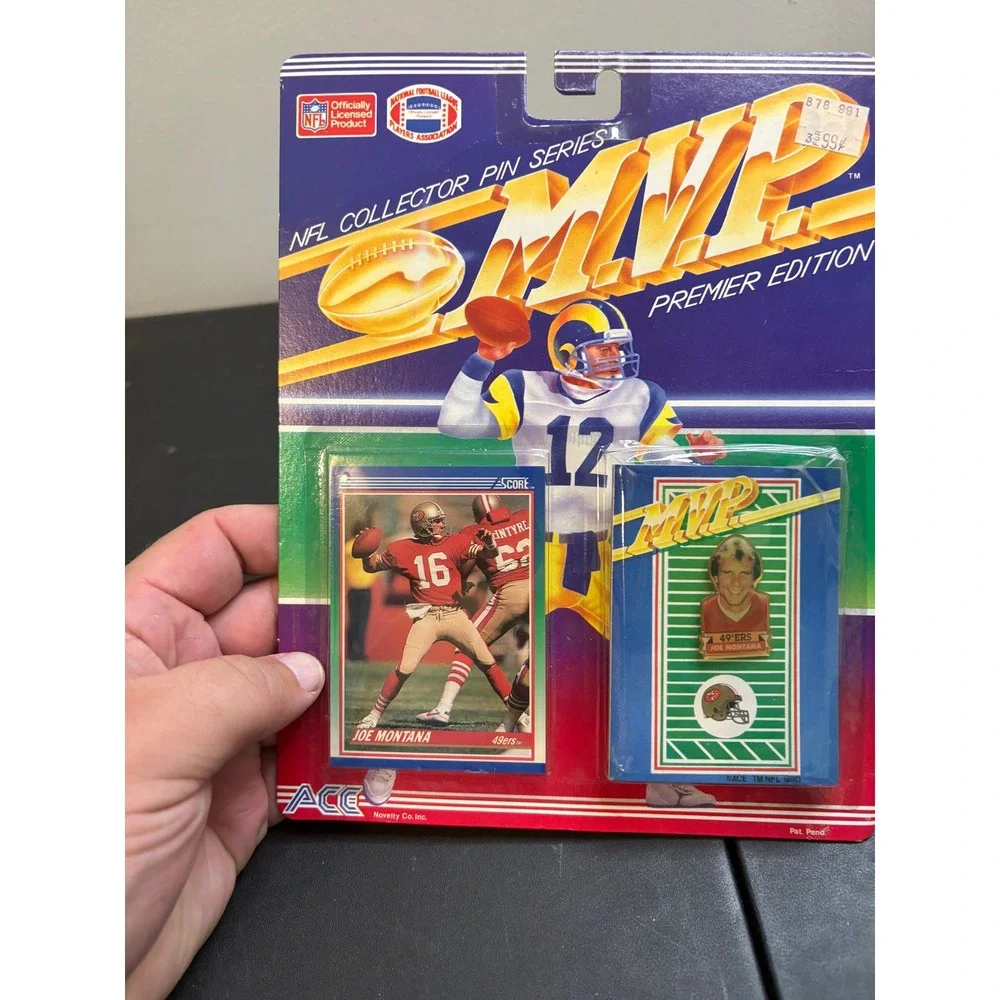 Vintage 1990 Joe Montana San Francisco 49ers NFL Collector Pin & Score Card Set